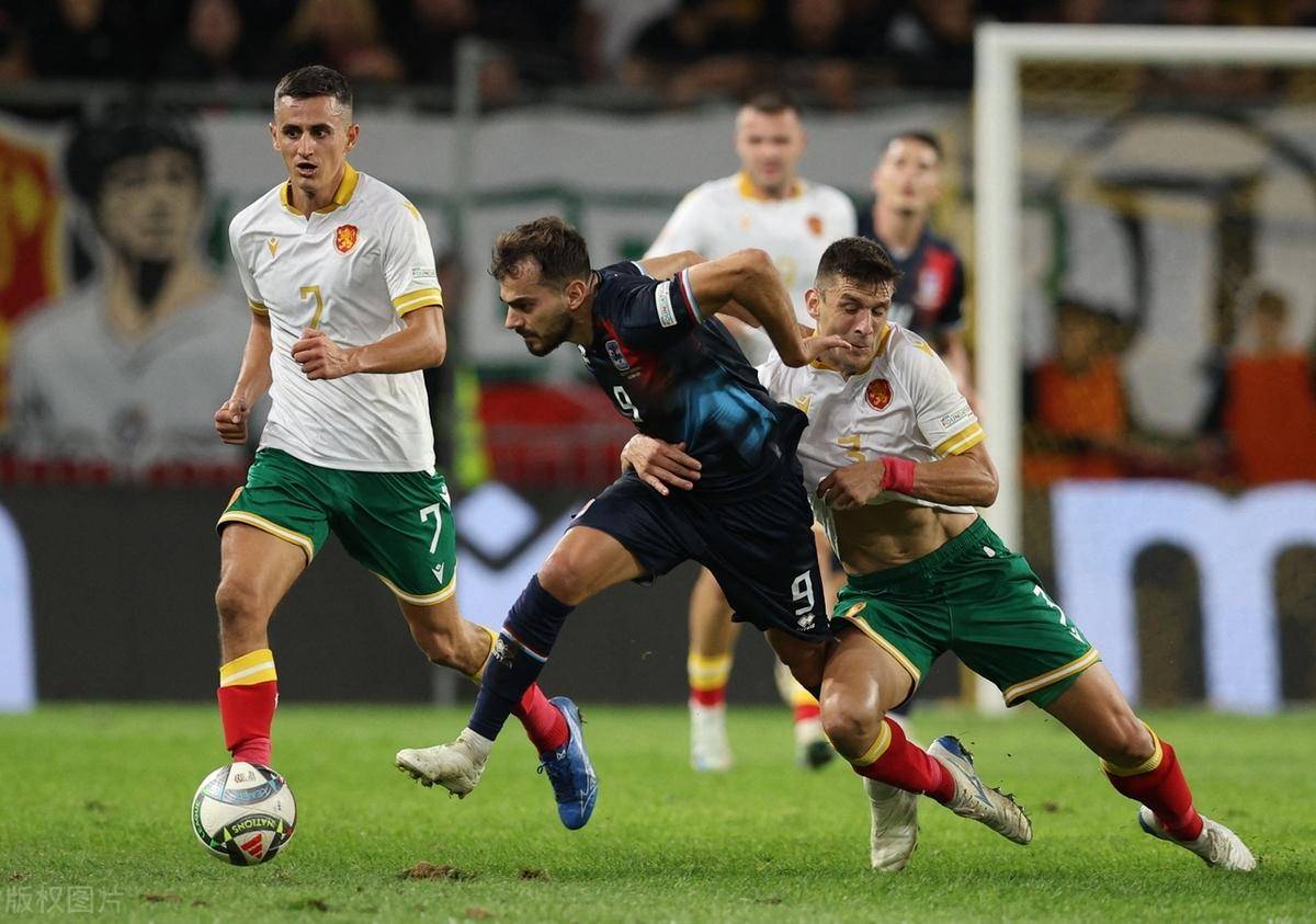 包含波兰主场大胜北爱尔兰，晋级优势凸显的词条