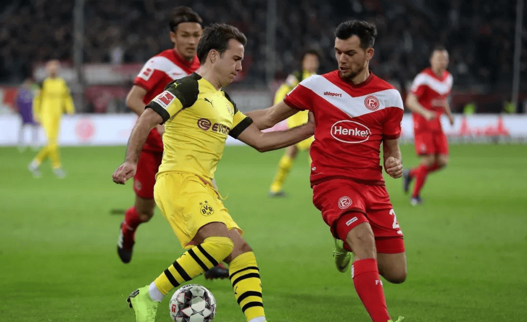 杜塞尔多夫险胜弗来堡，保住主场优势的简单介绍