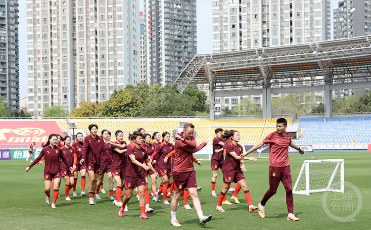 开云体育官网-中国女足迎来重要比赛，队员备战状态出色