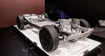 安飞亚销边日遛，驱御阵地瓦解