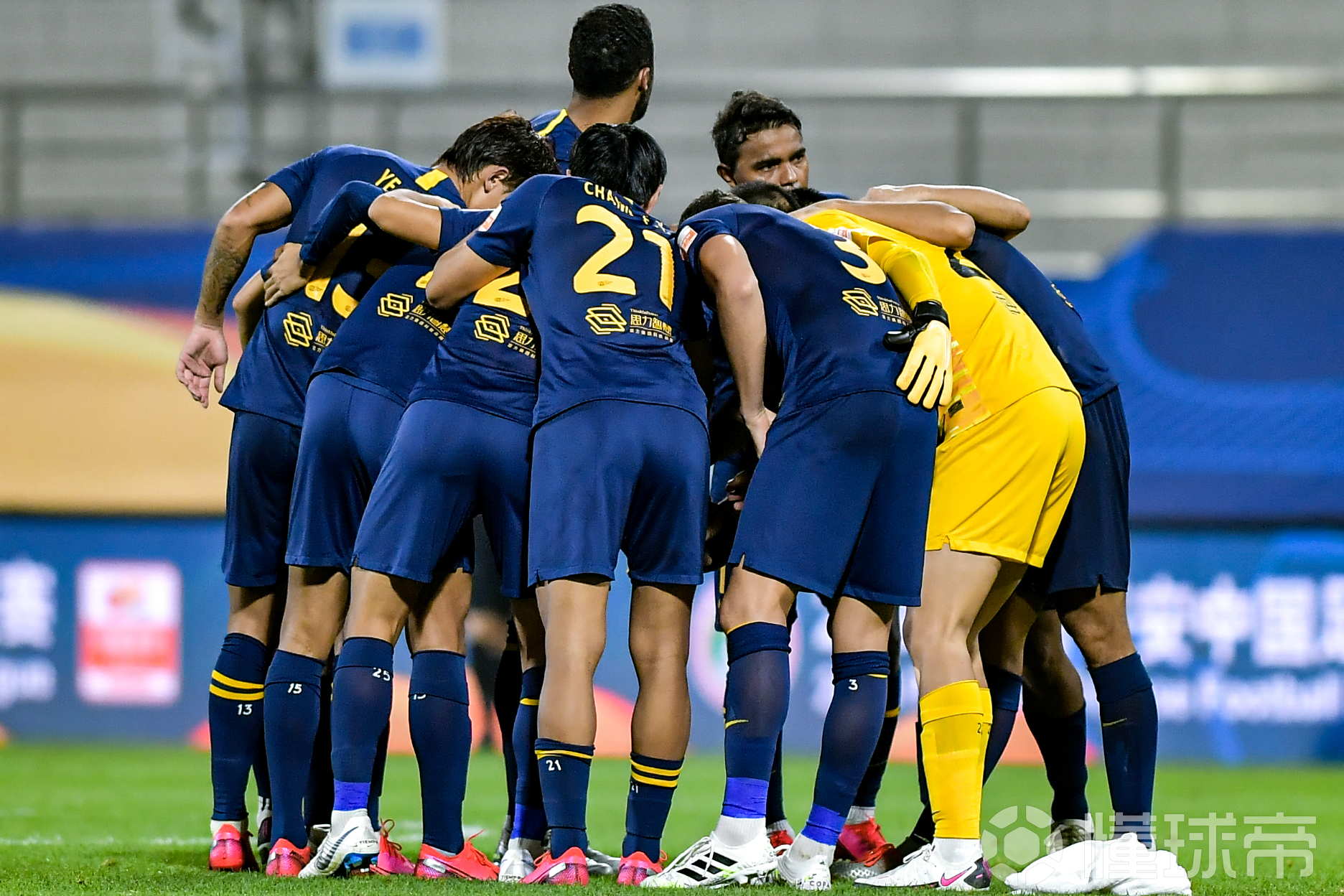 深圳佳兆业客场击败广州富力，豪取三分的简单介绍