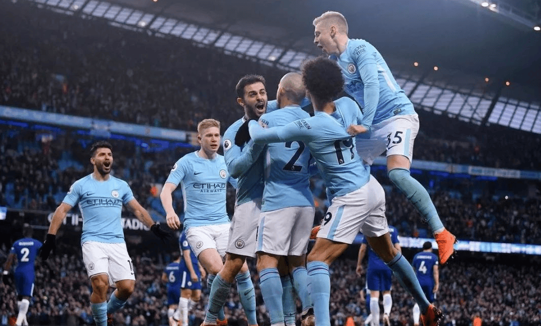 西汉姆联主教练提前观看对手录像，助力球队备战下场比赛的简单介绍