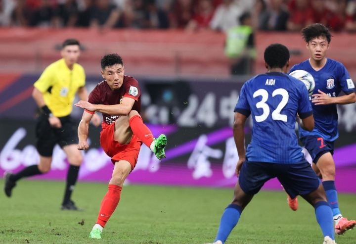 上海申花队长分享比赛精彩瞬间，球迷热议战绩的简单介绍