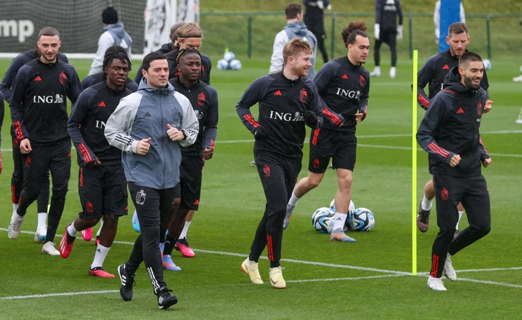 比利时队实力十足，成功晋级