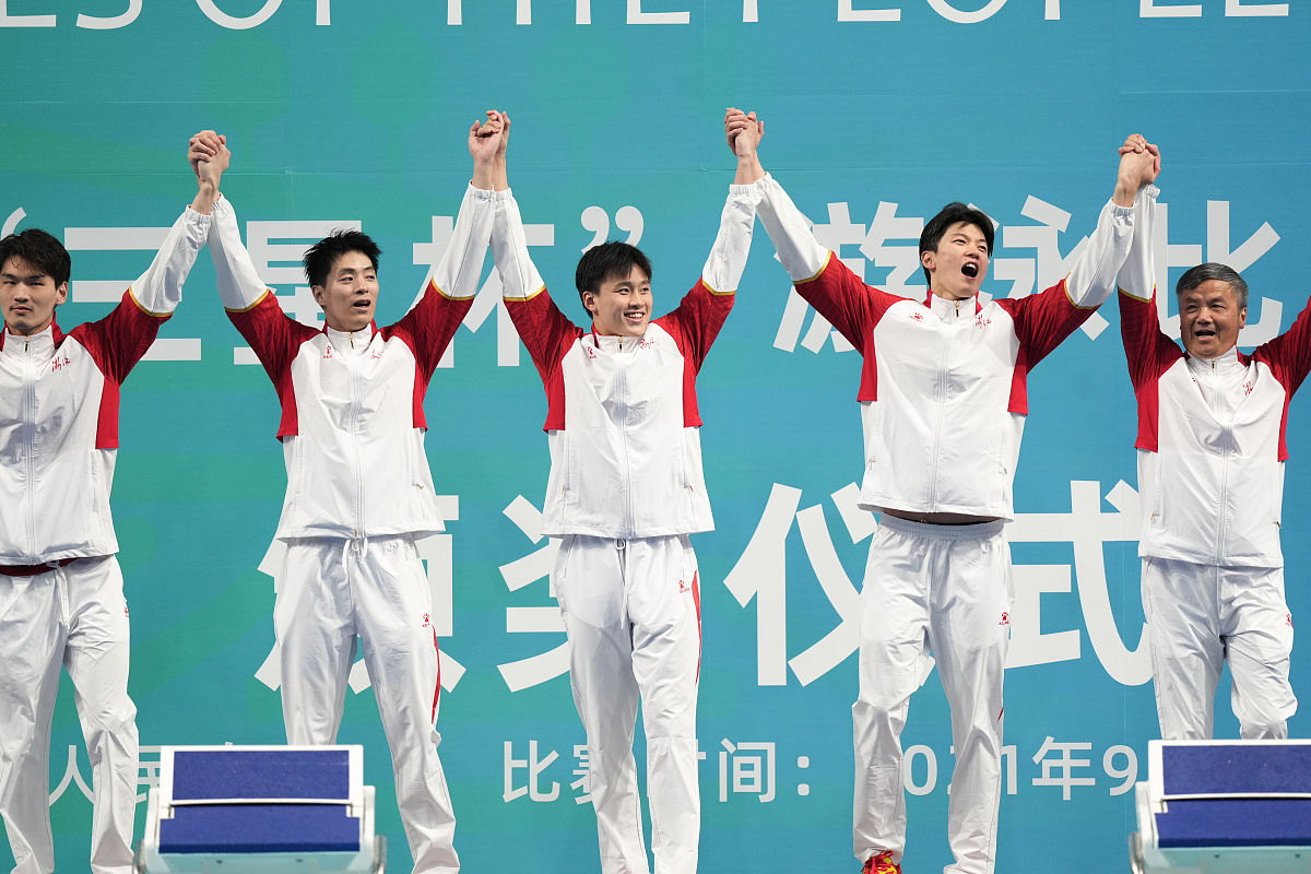 韩国游泳选手全线爆发，夺得冠军