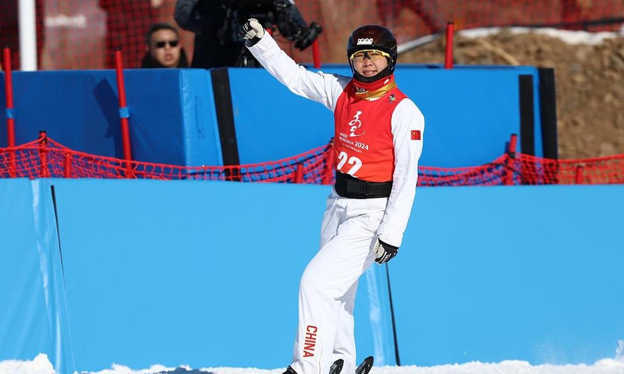 韩国射击选手技艺精湛，获得奖牌！