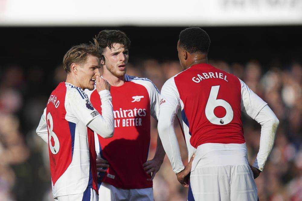 阿森纳遭遇主场惨败，三连败