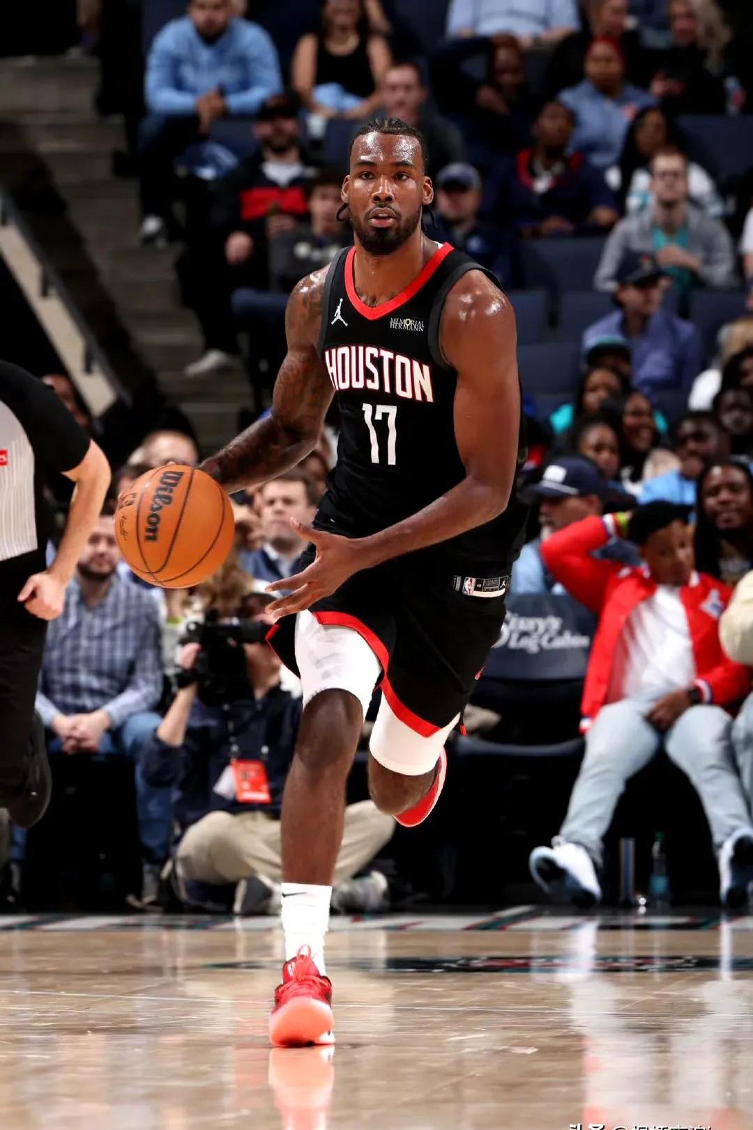 火箭球员因伤缺席，球队实力大幅下降的简单介绍