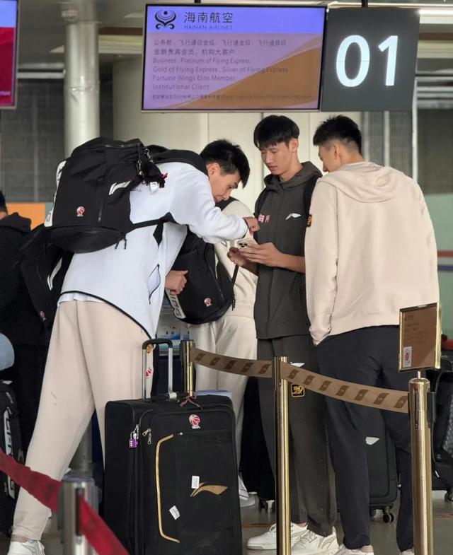 球队备战比赛全力以赴追求胜利