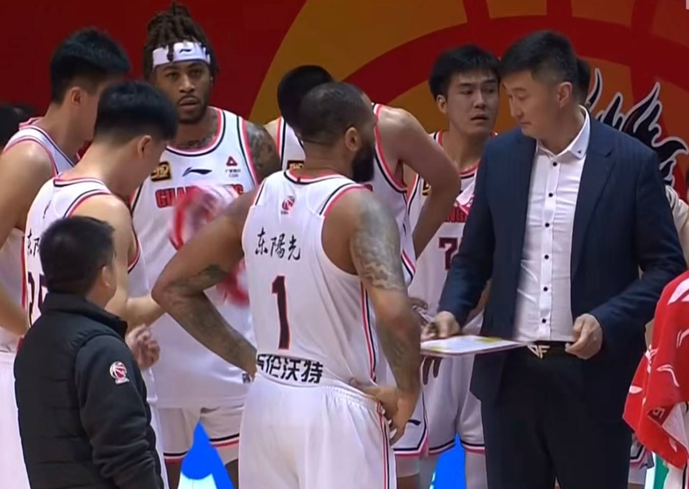 广东队大胜浙江队,继续领跑的简单介绍 广东队大胜浙江队,继续领跑的简单介绍