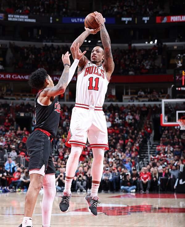 开拓者队面对猛龙队强劲挑战，全力以赴