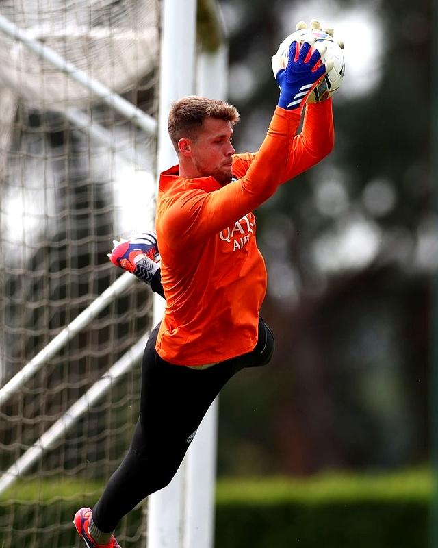 国米门将连续扑救,堪称意甲最佳守门员 国米门将连续扑救,堪称意甲最佳守门员