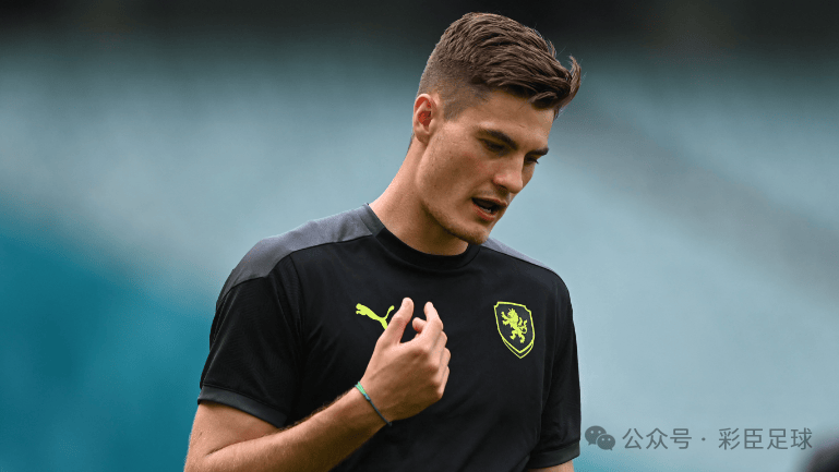 捷克国家门将入选勒沃库森首发，表现抢眼