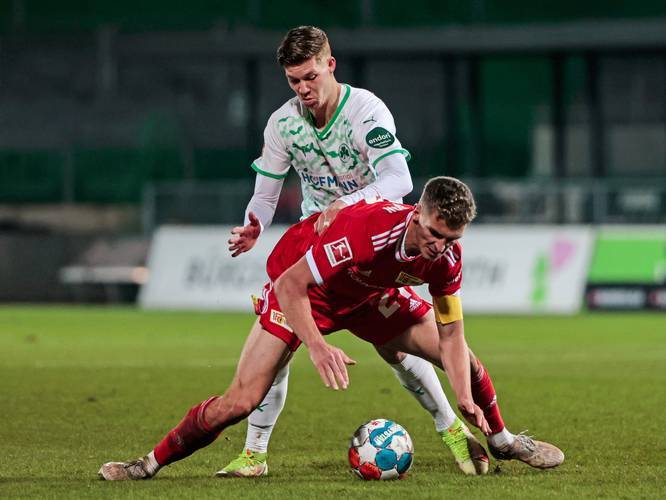 开云体育登录-沙尔克客场平法兰克福表现平稳的简单介绍