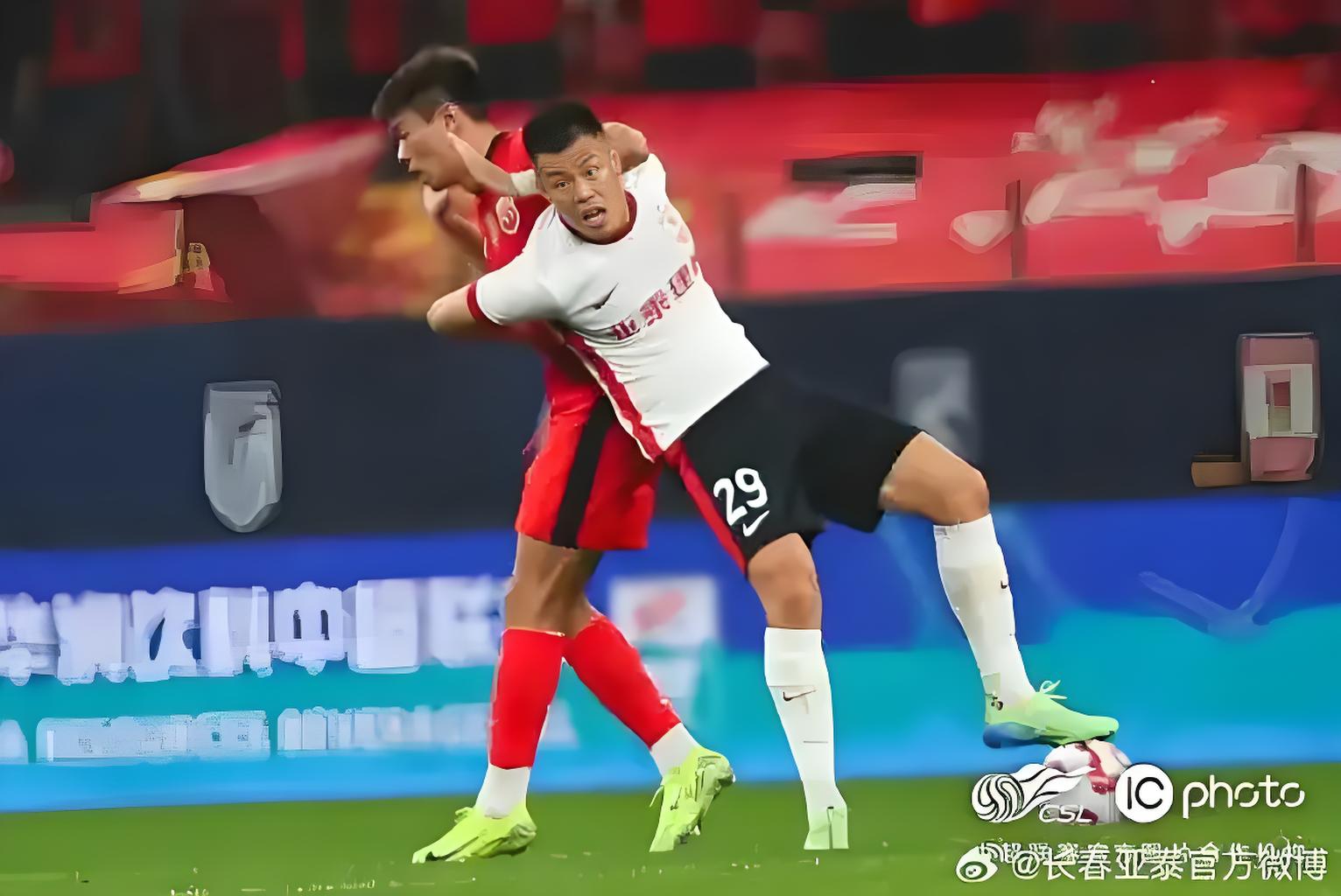 广州华南虎客场逼平长春亚泰，表现不俗