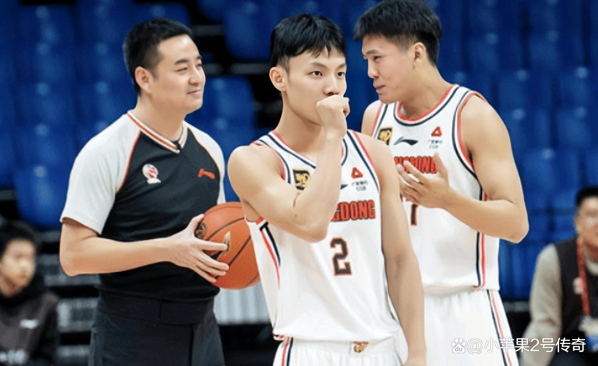 广州队备战对阵辽宁，全力争胜