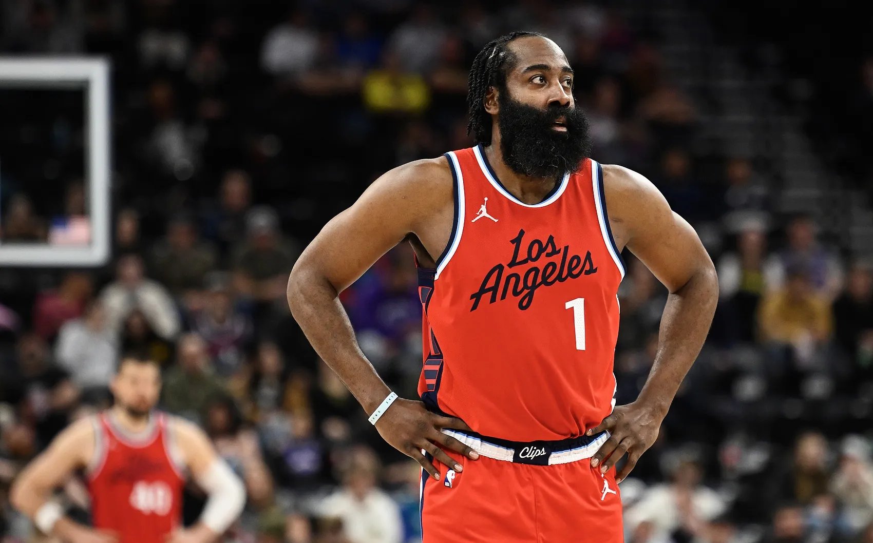 全球篮球明星齐聚北美比赛展现技术的简单介绍