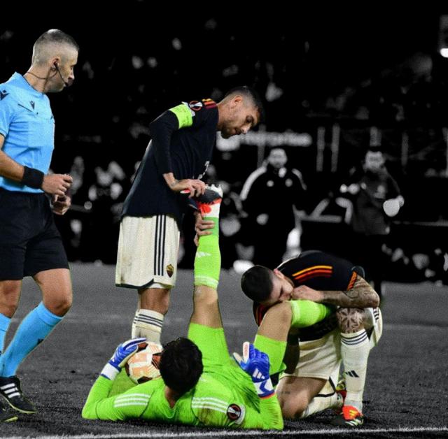 开云APP-欧战中一位球员的惊人表现赢得掌声