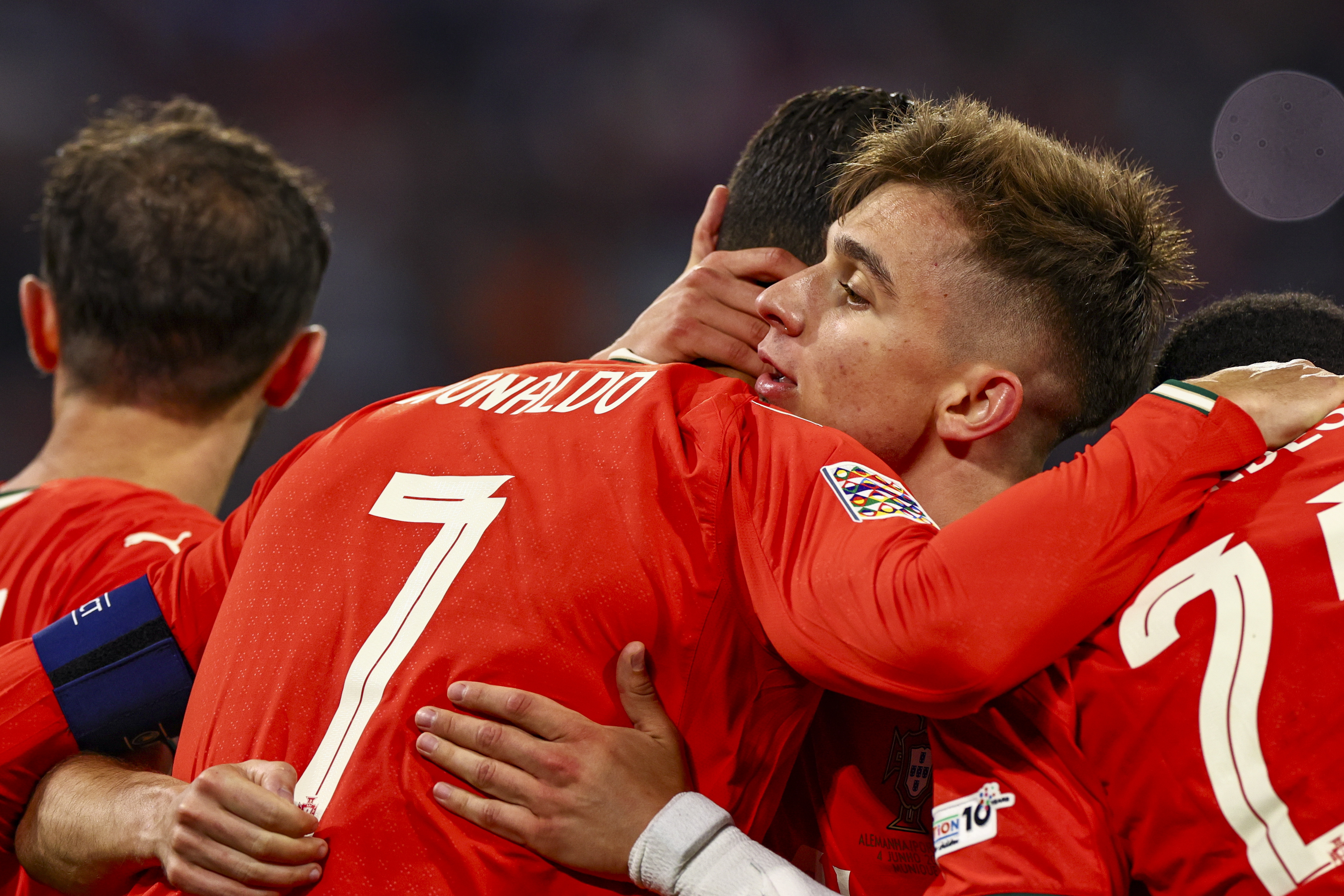 开云体育平台APP-欧国联比赛胜负未定，球迷紧张期待