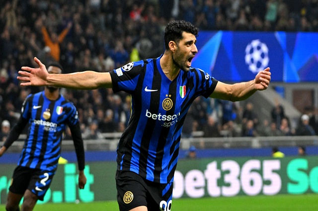 开云体育下载-意甲球队冬季转会策略，引援或出售成焦点