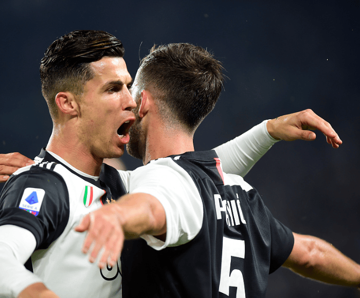 尤文图斯客场对阵博洛尼亚，力争胜利