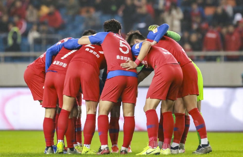 重庆斯威逆转对手，喜迎胜利