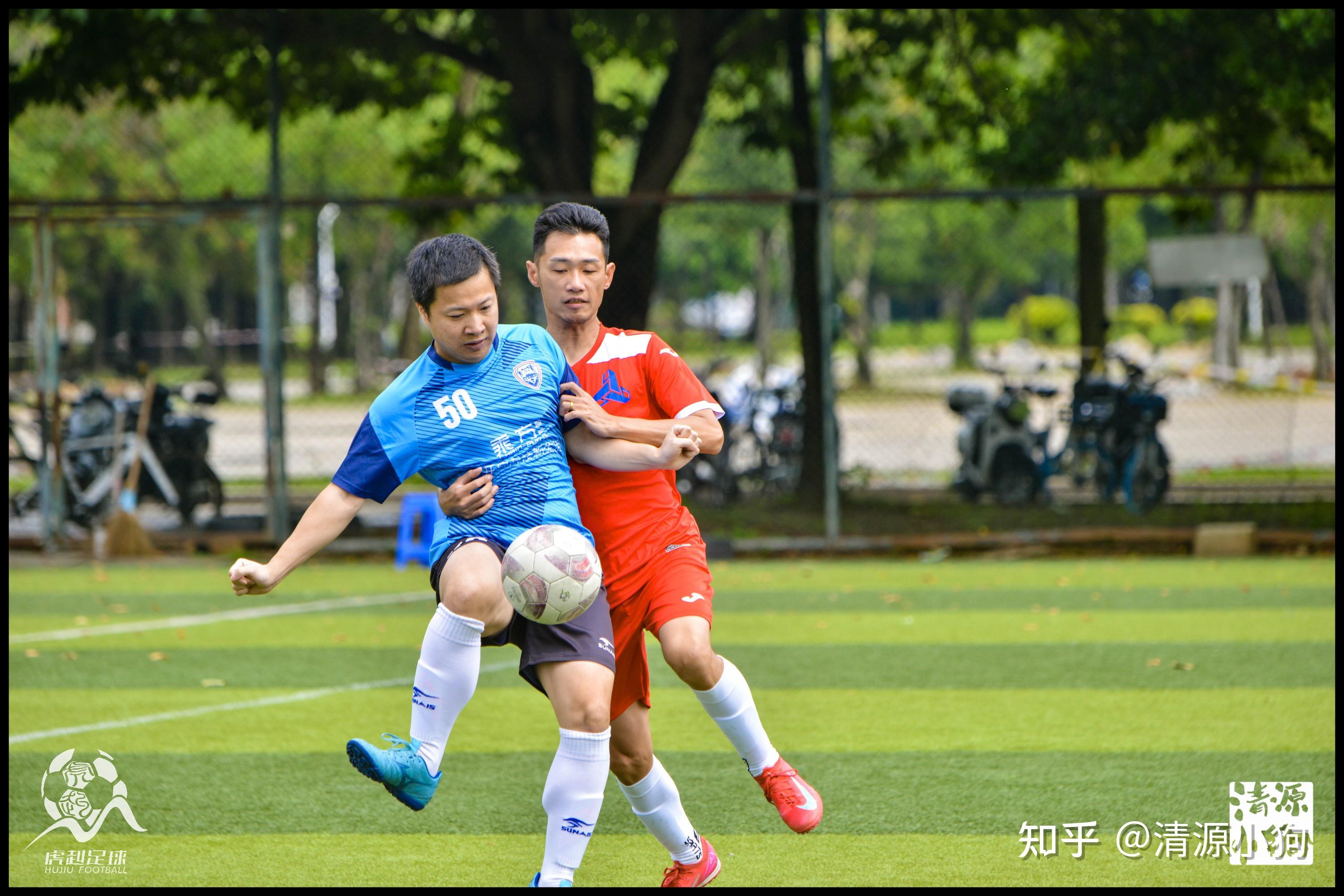 国内足球联赛战术激烈演绎，球队备战全力的简单介绍