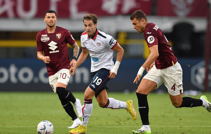 卡利亚里首发阵容调整，主教练变阵