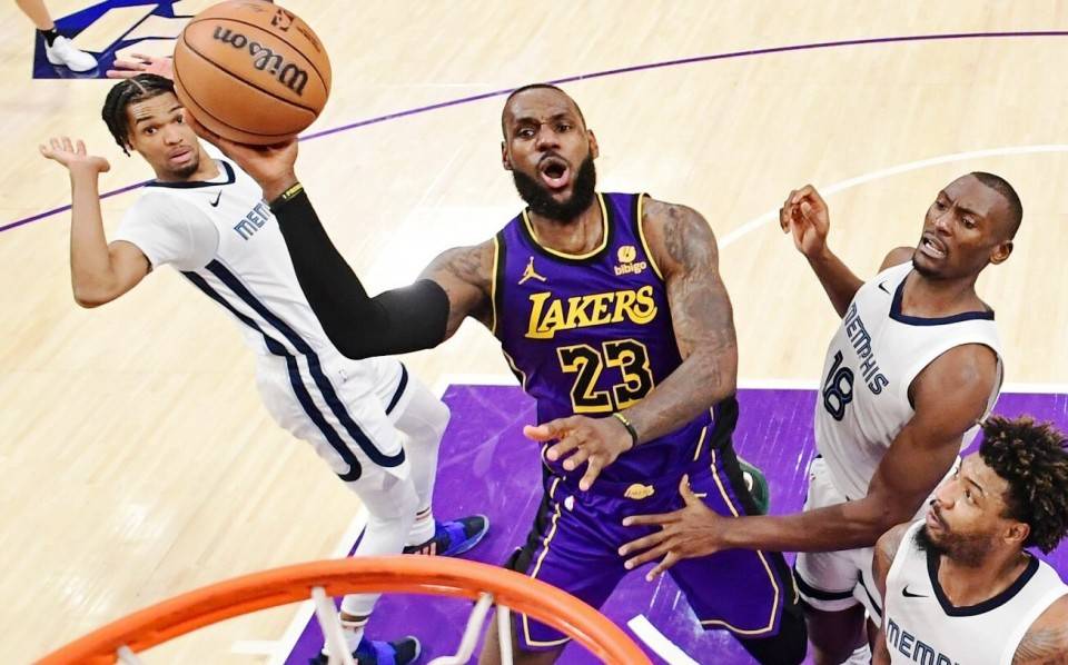 包含詹姆斯第一阵容,火箭再度击败雄鹿的词条 包含詹姆斯第一阵容,火箭再度击败雄鹿的词条