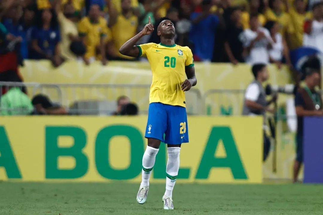 前锋独中两元，助球队零封对手胜局的简单介绍