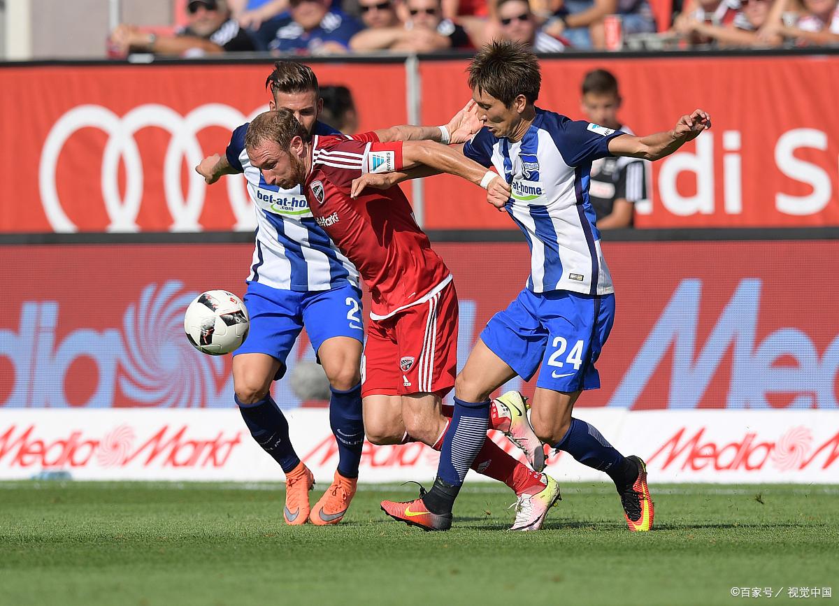 包含沙尔克队陷入低迷，教练严守战术重新调整的词条