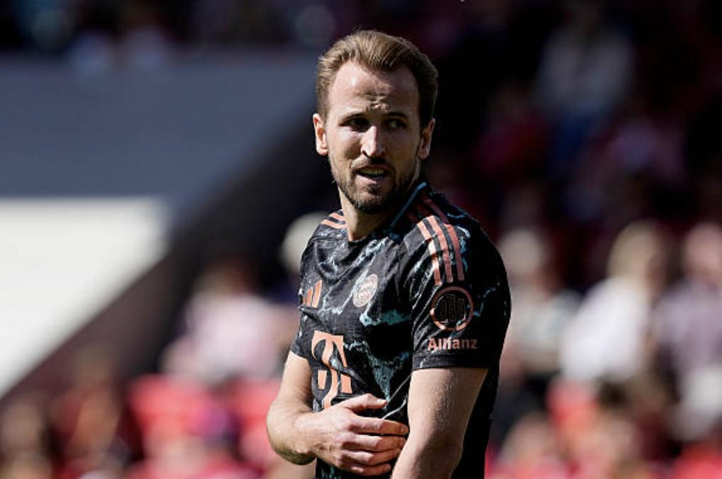 德甲比赛中一名年轻球员崭露头角的简单介绍