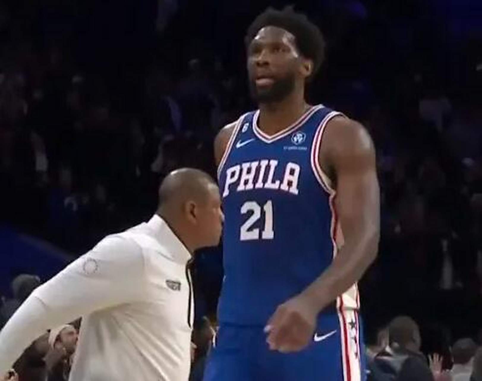 76人击败老鹰,恩比德大放异彩 76人击败老鹰,恩比德大放异彩