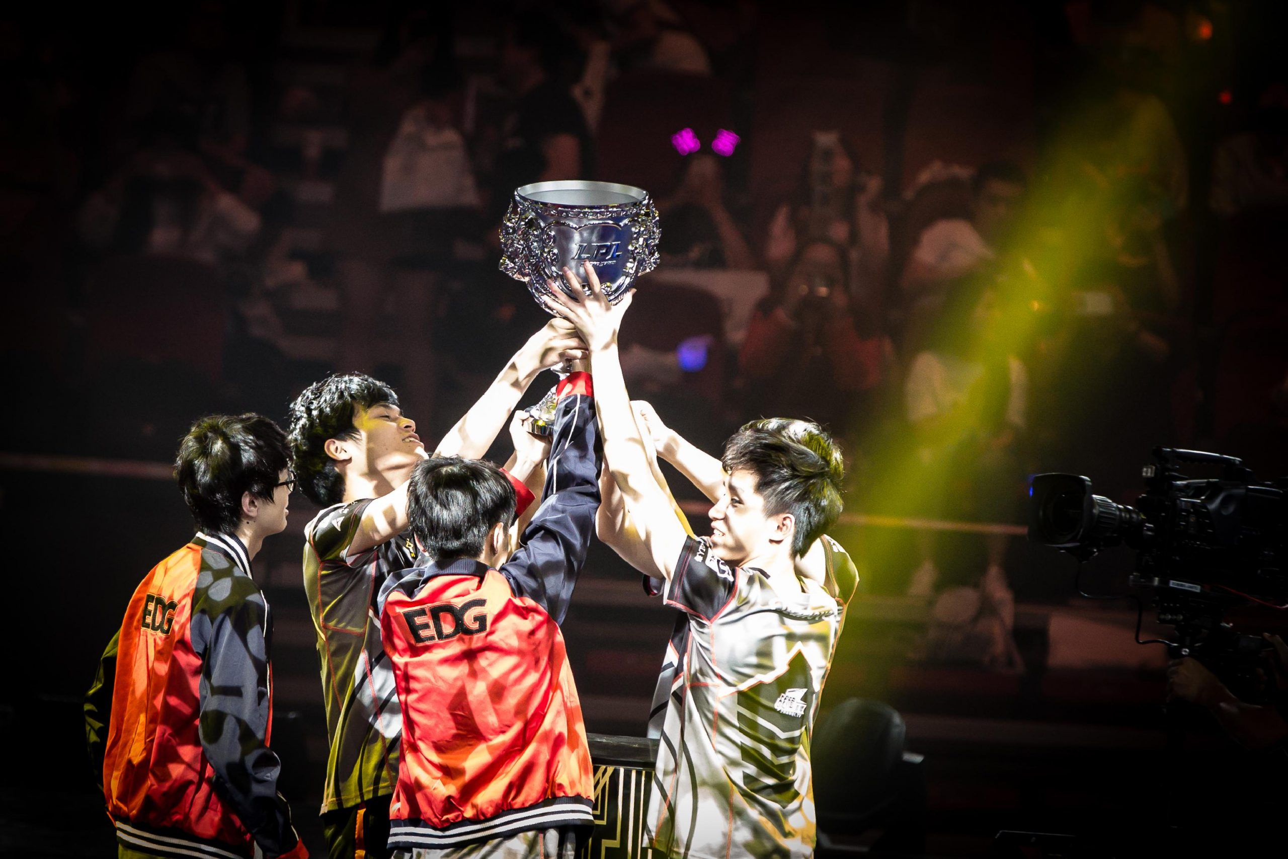 关于BRO鏖战NS，Clid开启传奇时刻峡谷大战八强赛，成为赛场最大亮点的信息