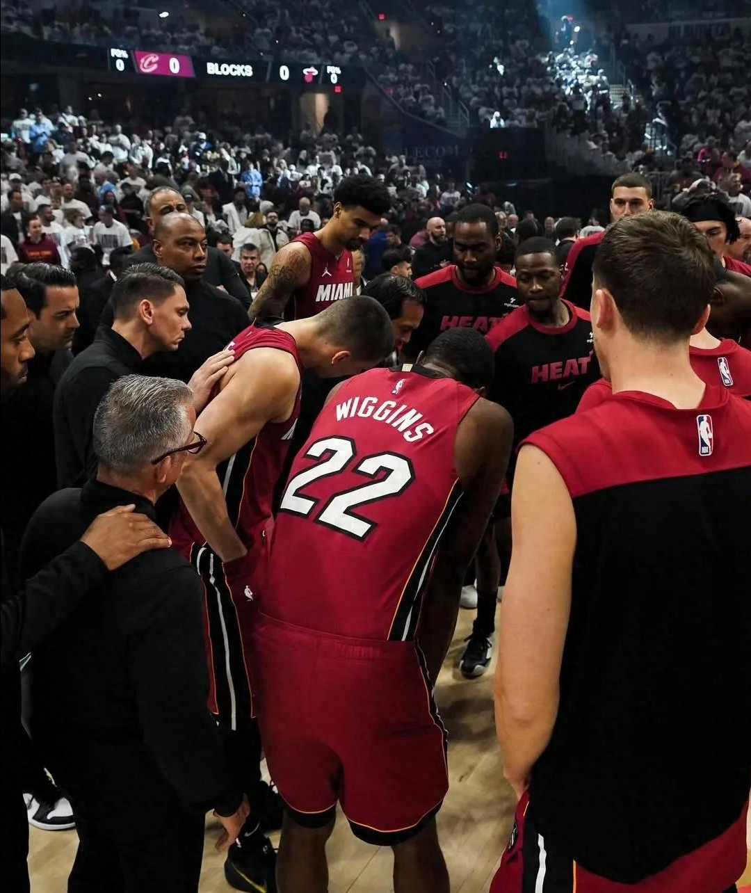 公牛队季后赛首轮遭遇挑战，球员努力备战