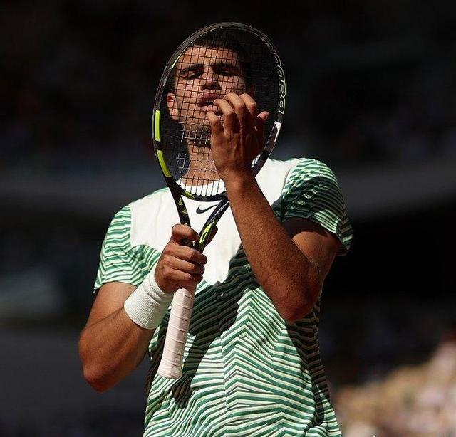 包含BRO翻盘MAD，Inspired极限生还后反打强强对话四强赛，强势挺进下一轮的词条