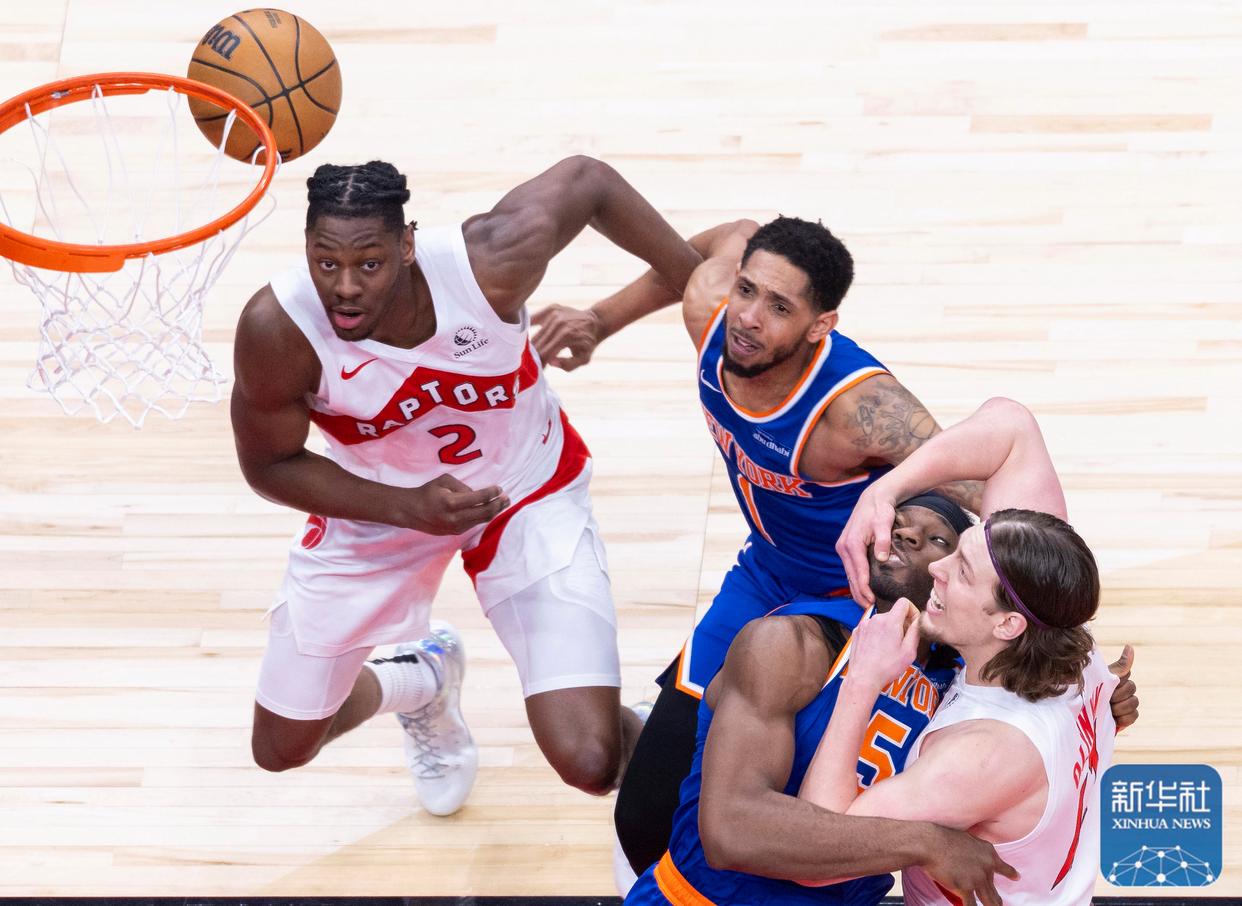 猛龙与尼克斯交手获胜，伦纳德表现抢眼