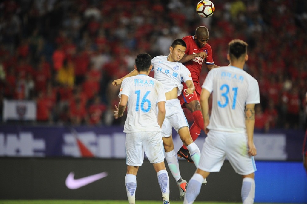 重庆斯威坐镇主场战胜大连一方，获得胜利