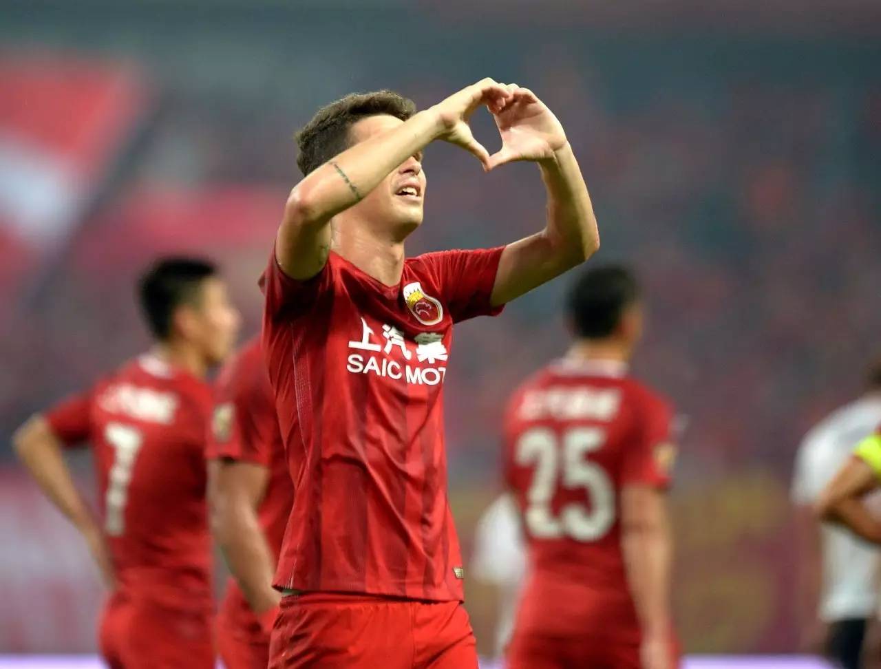 富力主场战平苏宁，保持不败势不可挡