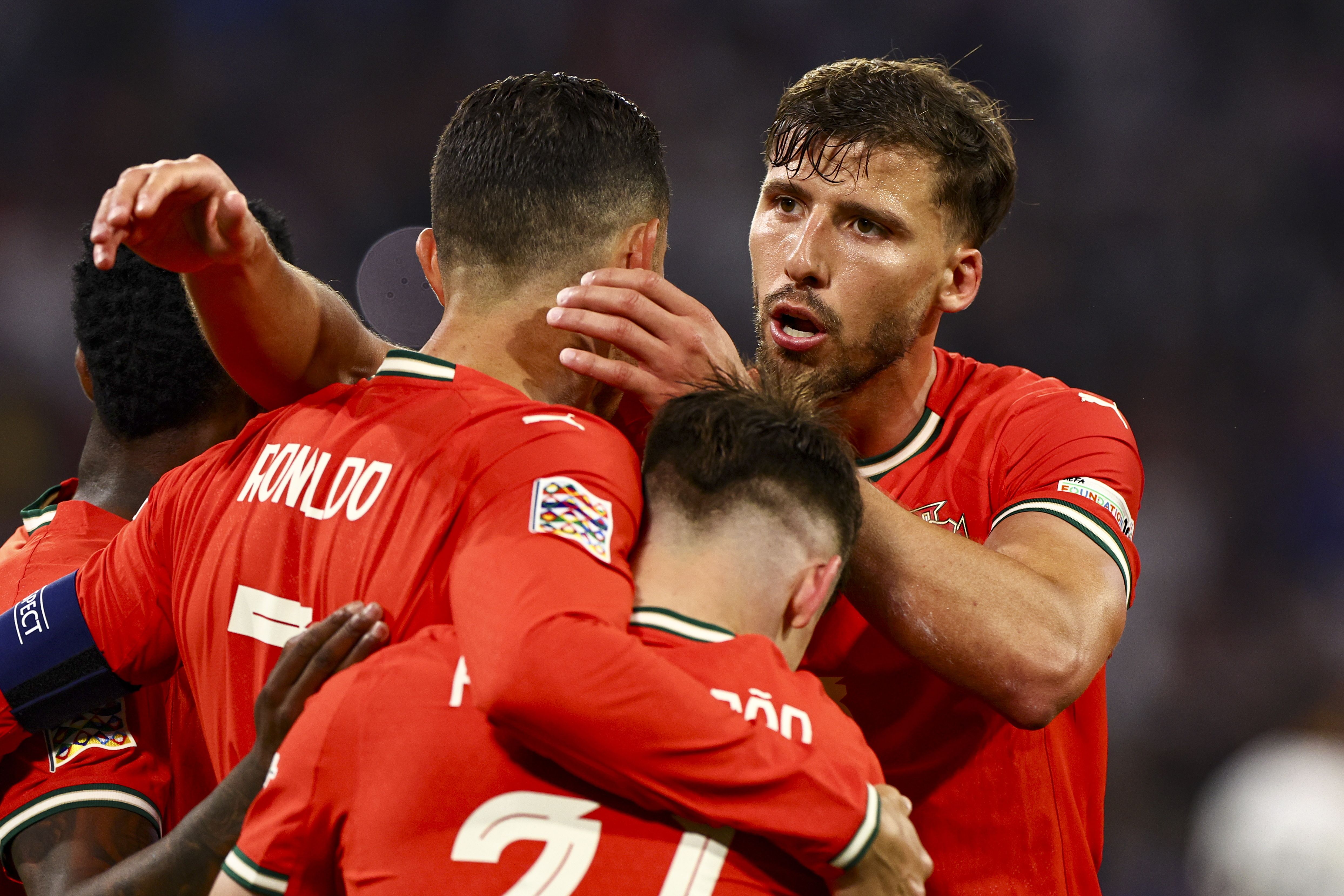 欧国联比赛精彩纷呈，球迷眼睛为之一亮