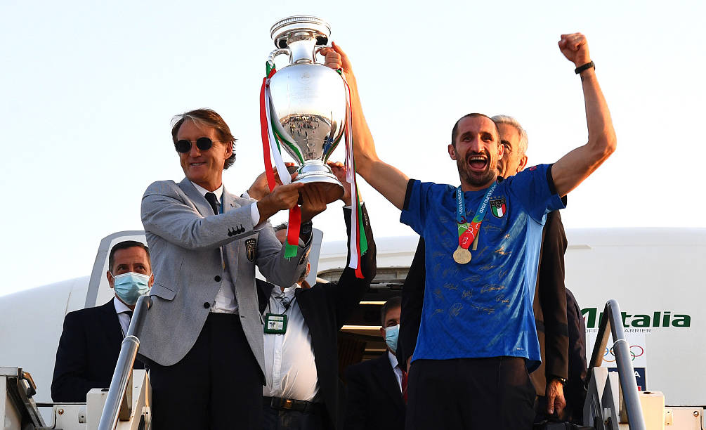 开云APP-意大利之魂扬威，全队团结一致取胜