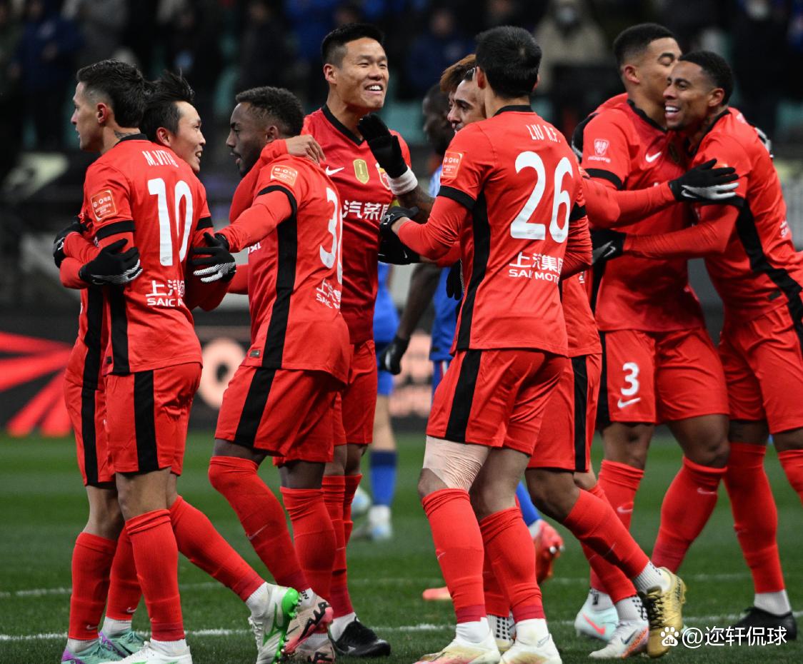 包含上港客场挑战武汉卓尔，双方对决悬念重重的词条