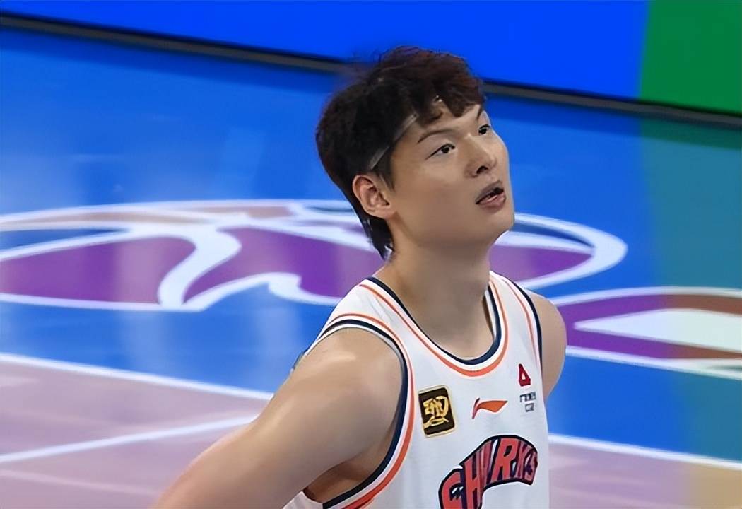 江苏队险胜山西队,王哲林刷新纪录的简单介绍 江苏队险胜山西队,王哲林刷新纪录的简单介绍