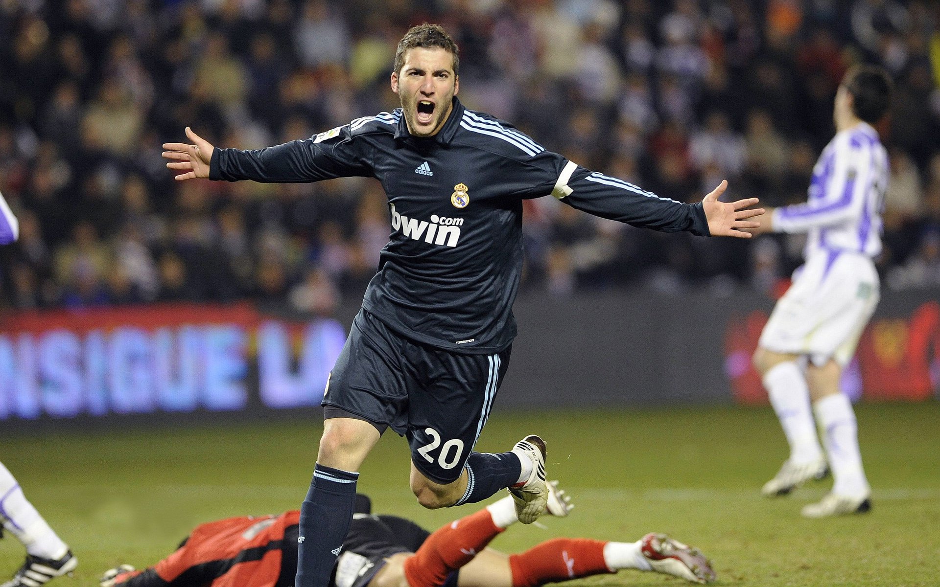 冰山与烈焰,德里赫特于奥运周期关键夜证明何为现代中卫之核