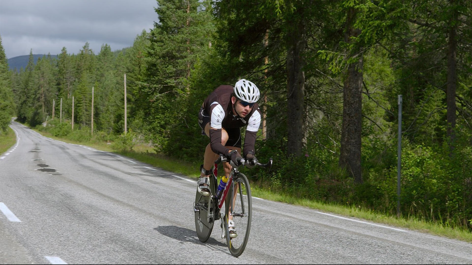 开云官网-当冰川拥抱火焰，凯恩的舞台引力理论